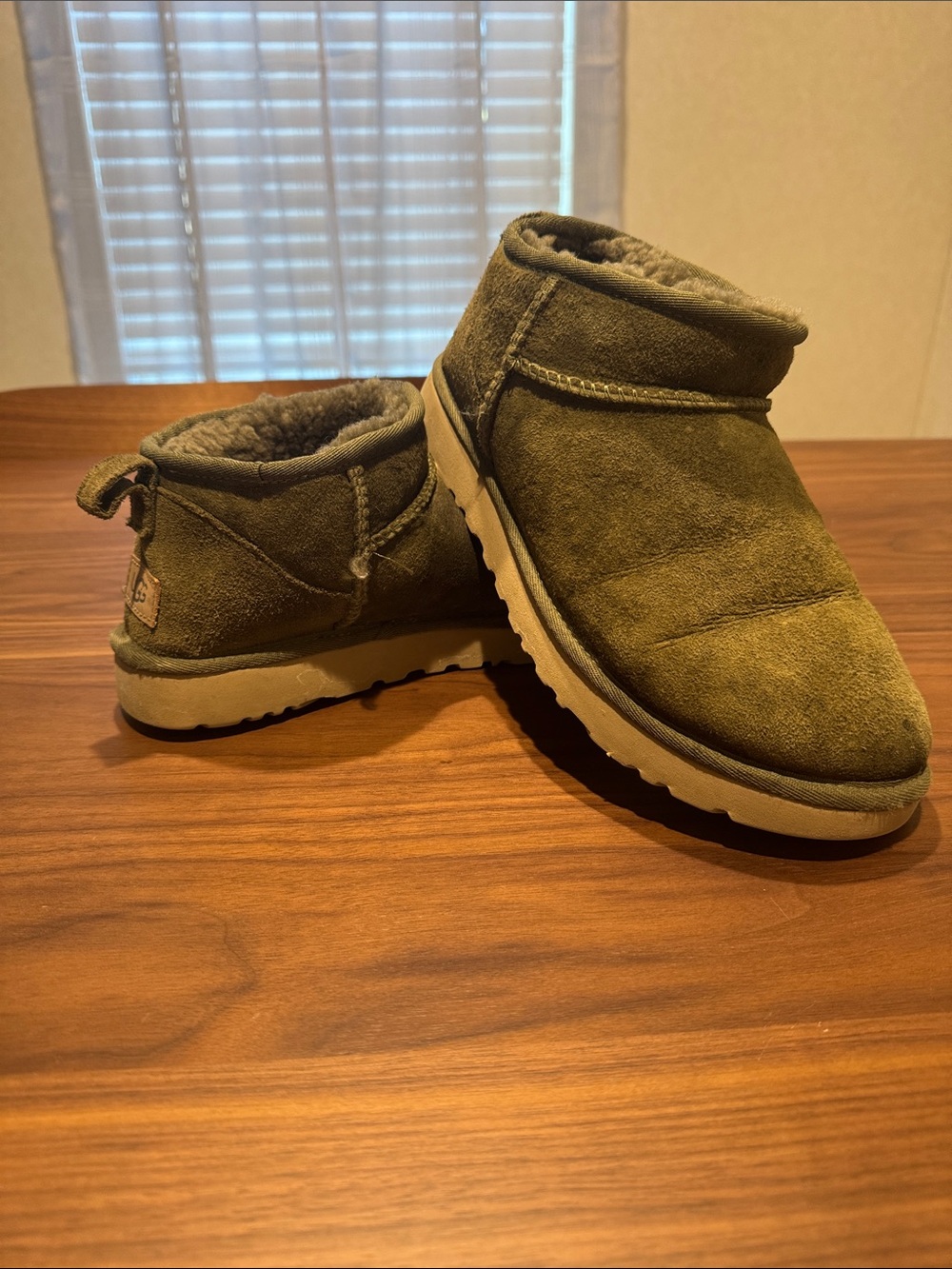 Ugg short boots